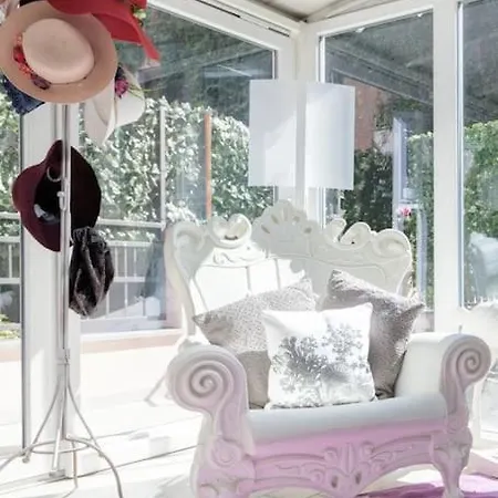Elegant Triplex Townhouse With Luxe Terrace Lejlighed *