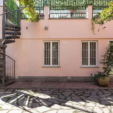 Lejlighed Elegant Triplex Townhouse With Luxe Terrace Milano